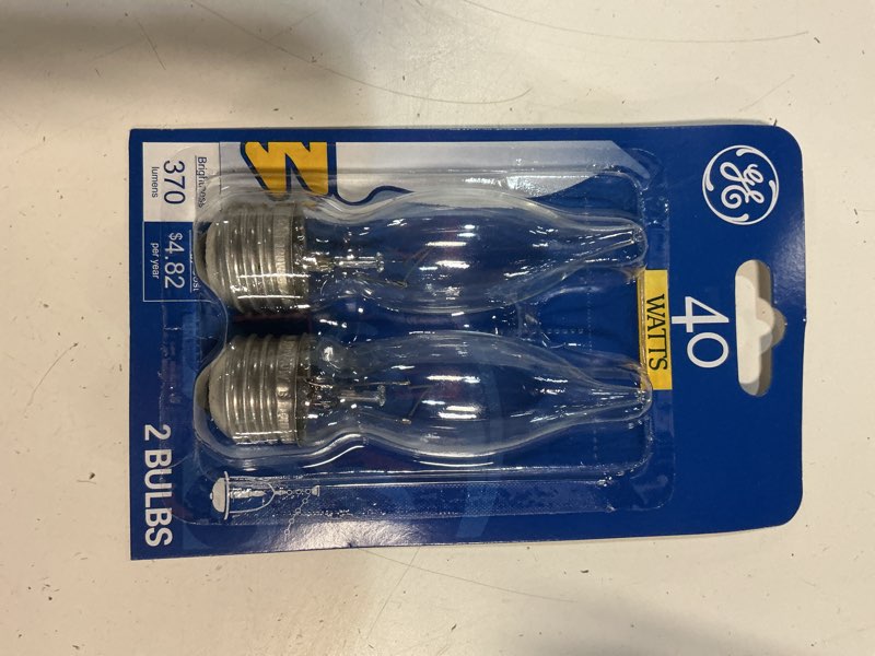 Condition photo showing New/Like New for 12 ge light bulbs 40watts bent tip crystal clear medium base decorative new 6-pk