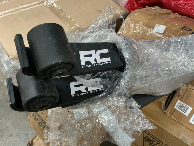 Condition photo showing Good Condition for Rough Country Rear Leaf Spring pair 0036 metalo