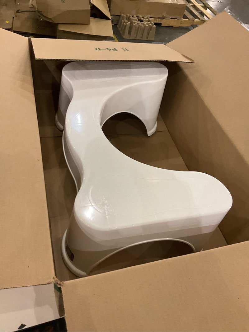 Condition photo showing Good Condition for Squatty Potty The Original Bathroom Toilet Stool, 7 Inch height, White White 7 Inch