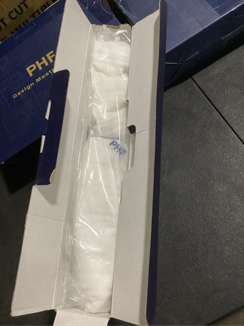 Condition photo showing Good Condition for phf 100% cotton muslin blanket queen size 90" x 90", 4-layer lightweight and breathable blanket, luxuriously soft gauze blanket for couch bed, white white queen size(90"x90")