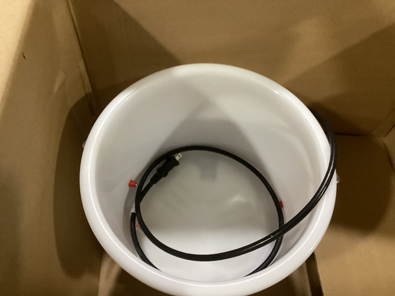 Condition photo showing As Is for **no lid**Farm Innovators Heated Waterer with Lid, 60W Hanging Water Dispenser - 2 Gallon Poultry Drinker Bucket with Red Top for Chickens, Turkeys, and Geese 2 Gallon Single