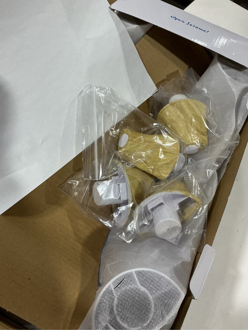 Destinked bathroom posture perch