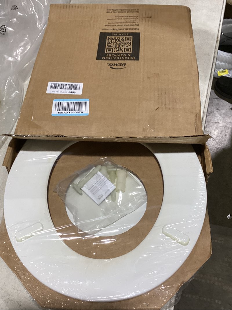 Condition photo showing New/Like New for mayfair cassel slow close toilet seat, easy clean, non slip premium wood seat, easy install, made in usa, round, white round 1 - toilet seat