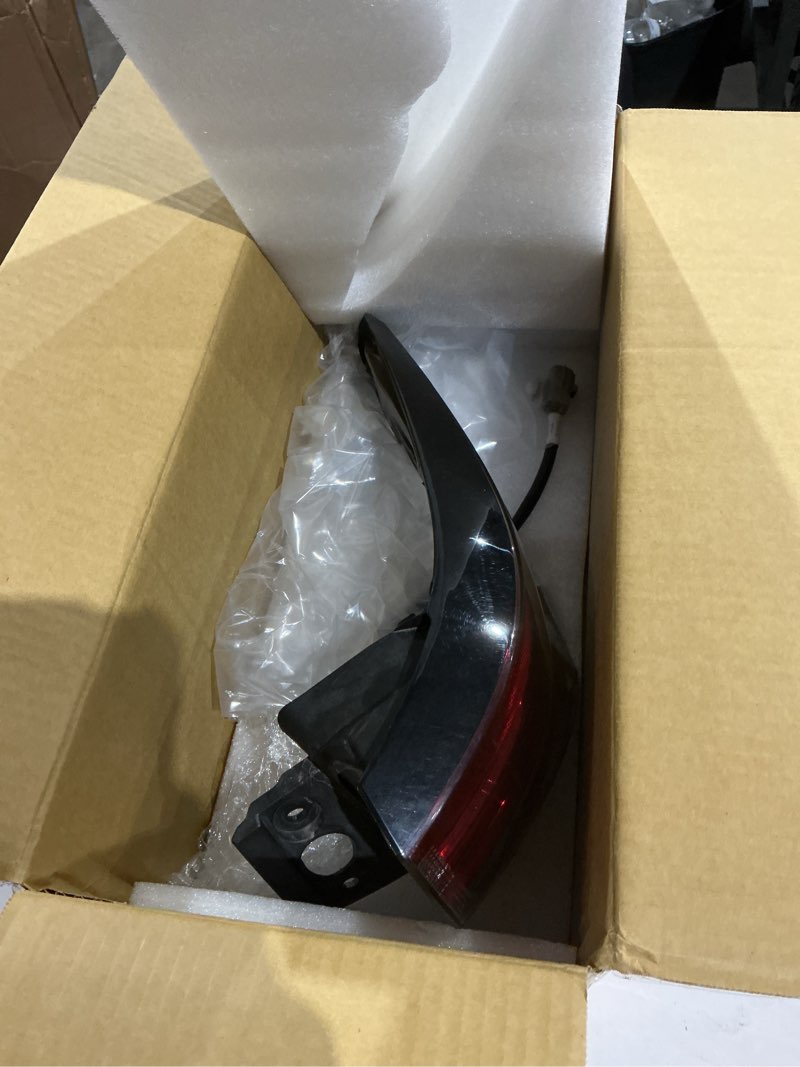 Condition photo showing As Is for labwork passenger side tail light replacement for toyota sienna le xle 2021 2022 rear tail light brake lamp assembly rh right side