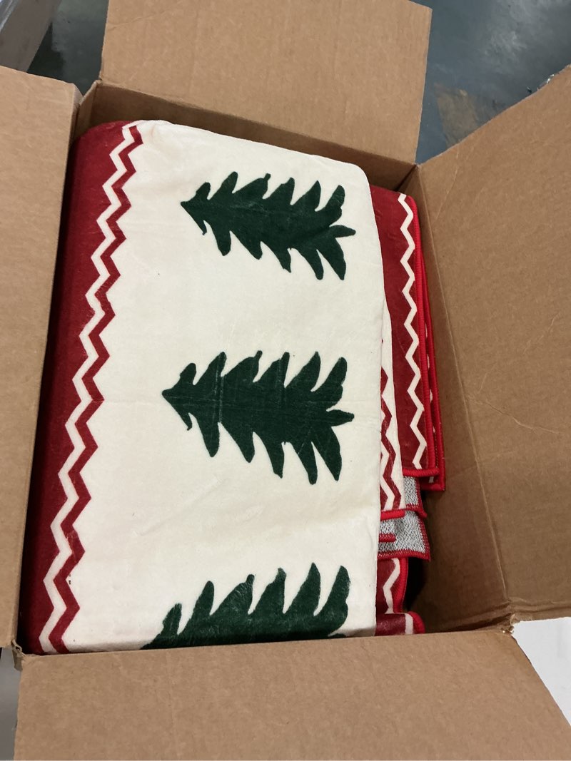 Condition photo showing As Is for Breling Christmas Area Rug 6x9 Washable Rugs for Living Room Christmas Pine Snowman Snowflake Print Indoor Carpet Non Slip Soft Low Pile Holiday Decor Carpet for Bedroom Kitchen Office Dining Room Christmas Pattern 6' x 9' (Rectangular)