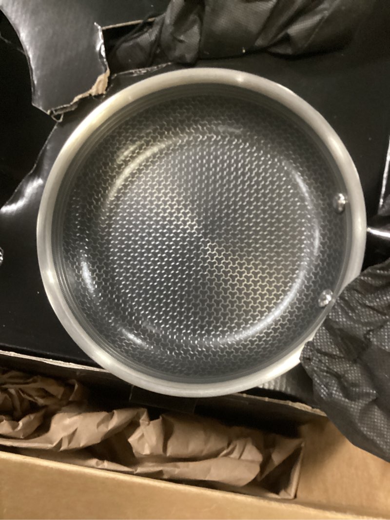 Condition photo showing New/Like New for DELUXE Hybrid Ceramic Nonstick 5-Piece Fry Pan Set,8,10,12 Inch Frying Pans with Tempered Glass Lids,Stay-Cool Handles, Dishwasher Safe, Works on All Stovetops (Induction, Gas, Electric) 5-Piece Fry Pan Set 8+10+12 Inch