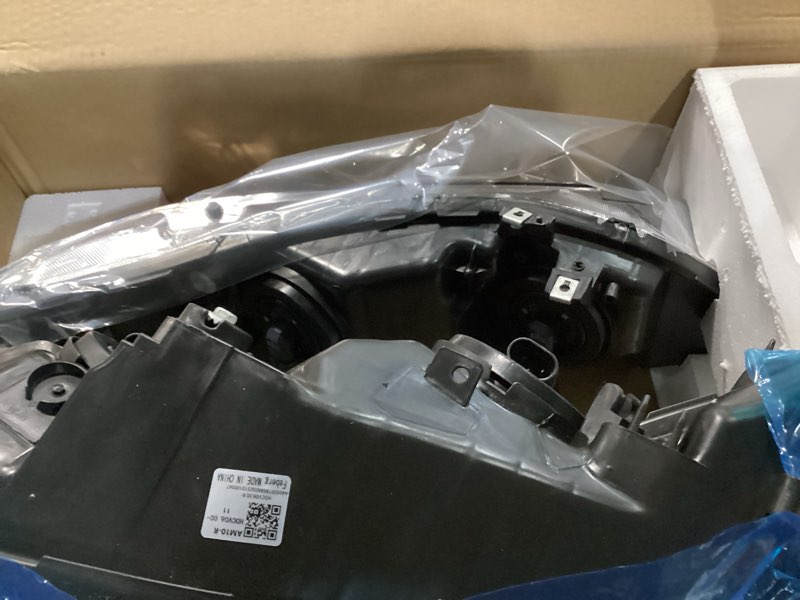 Condition photo showing Good Condition for Headlights W/Bulbs for 2006-2011 Honda Civic 4-Door Halogen Headlamp Replacement Driver & Passenger Side Chrome - With H/L Beam Bulbs OE Replacement