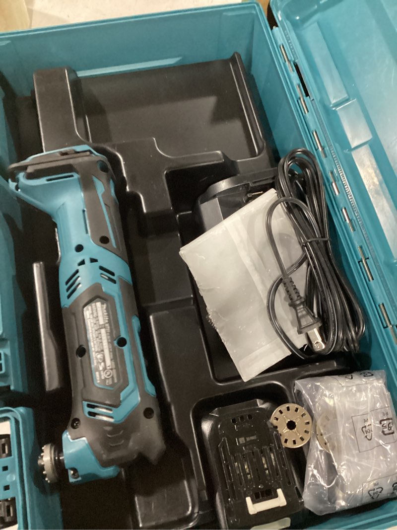Condition photo showing As Is for makita mt01r1 12v cxt lithium-ion cordless multi-tool kit