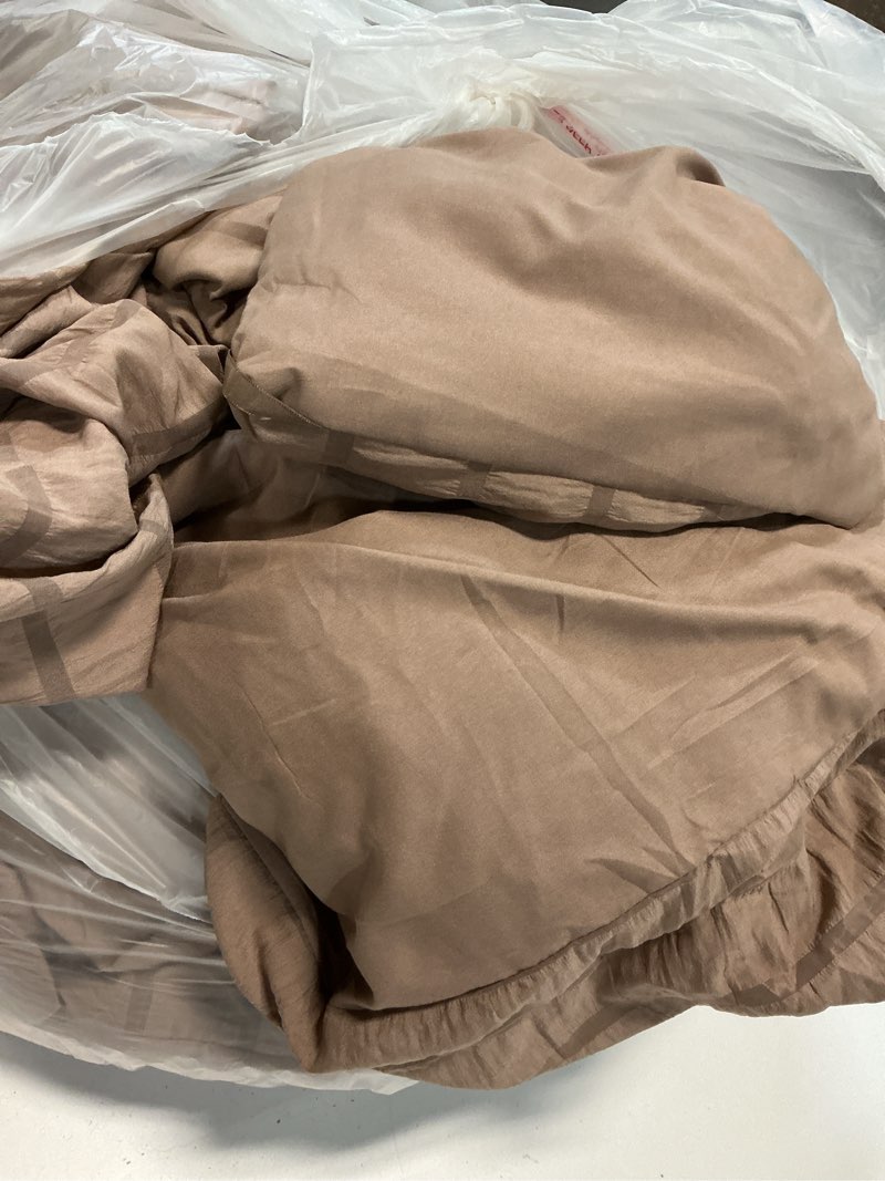 Condition photo showing As Is for AveLom Taupe Seersucker King Comforter Set (104x90 inches), 3 Pieces-100% Soft Washed Microfiber Lightweight Comforter with 2 Pillowcases, All Season Down Alternative Comforter Set for Bedding Taupe King (104''x90'')