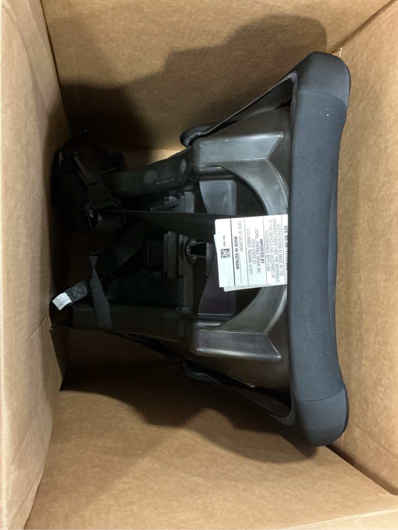 Condition photo showing Good Condition for Cosco Onlook 2-in-1 Convertible Car Seat, Rear-Facing 5-40 pounds and Forward-Facing 22-40 pounds and up to 43 inches, Black Arrows Black Arrows Car Seat
