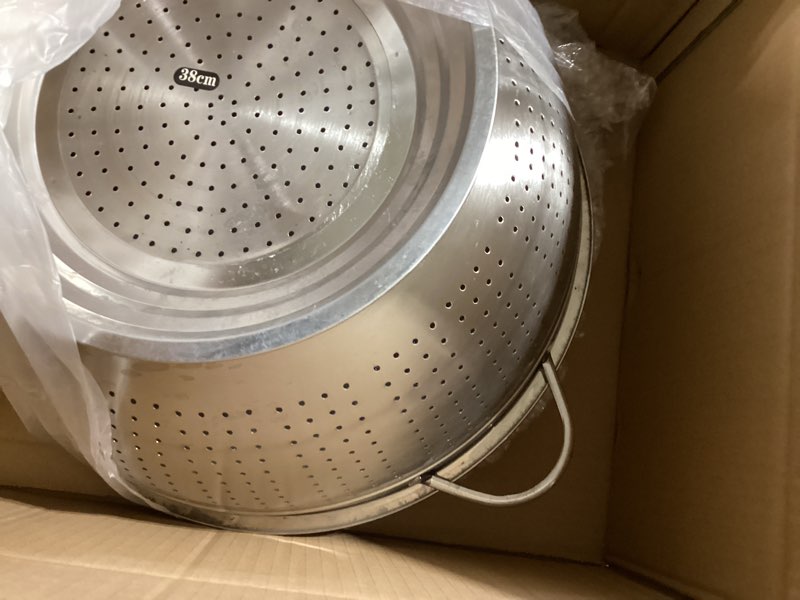 Condition photo showing Good Condition for maxdot 1 pack 12 quart heavy duty stainless steel colander with footed base and handles pasta spaghetti berry fruit vegetable kitchen food strainer basket 1 12 quart
