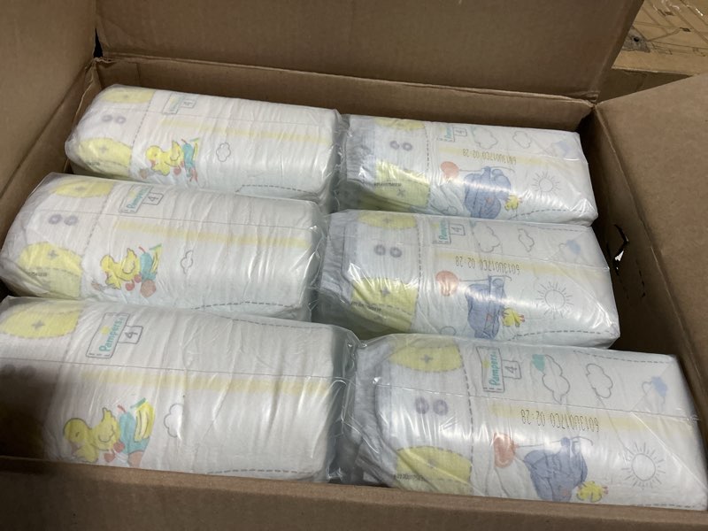 Condition photo showing New/Like New for Pampers Swaddlers Diapers Size 4  150 Count (Select for More Options)