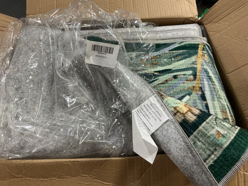 Condition photo showing Good Condition for Joydeco Washable Tiger 6x9 Area Rugs for Living Room, Green Boho Cheetah Area Rug for Bedroom, Large Non Slip Botanical Vintage Indoor Floor Carpet for Office Dorm Playroom Dining Room 6' x 9' (Rectangular) Green