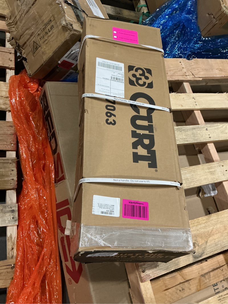 Condition photo showing New/Like New for CURT 17063 Round Bar Weight Distribution Hitch with Integrated Lubrication and Sway Control, Up to 14K, 2-In Shank, 2-5/16-Inch Ball