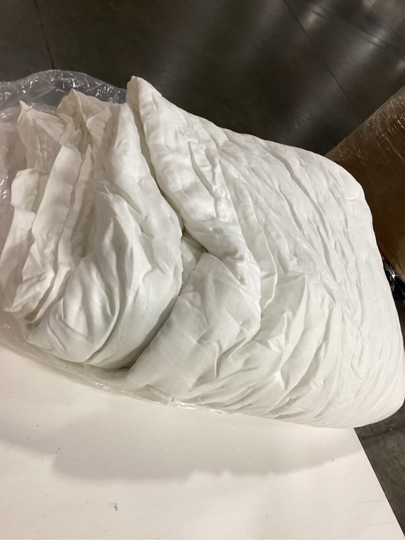 Condition photo showing Good Condition for european linen dream quilt, king/cal king, ivory