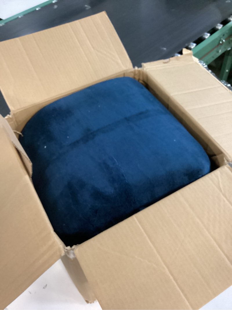 Condition photo showing As Is for Amearea Large Modern Area Rugs for Bedroom Living Room, 6x9 Feet Navy Blue Thickened Memory Foam Rug, Fluffy Indoor Washable Rugs Non Slip Minimalist Carpet for Boys Girls Dorm Nursery Room Decor 6' x 9' (Rectangular) Navy Blue