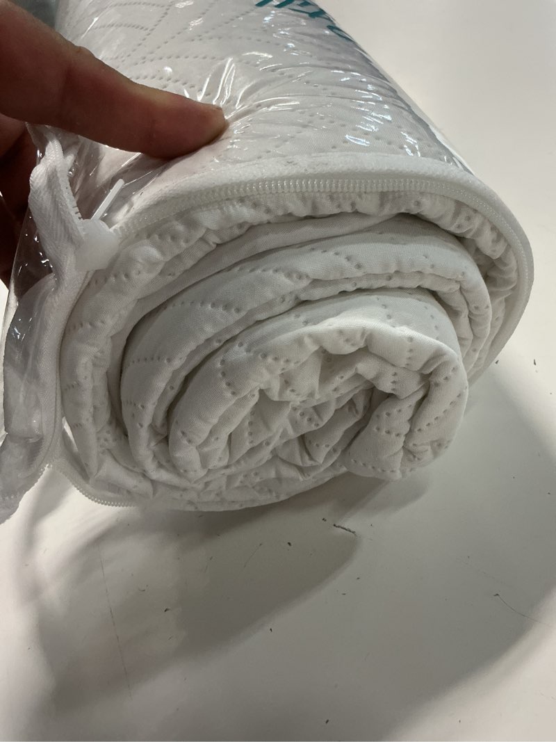 Condition photo showing Good Condition for whale flotilla extra soft twin quilt bedding set, lightweight white bedspreads quilts twin size with modern pattern, reversible 2-piece coverlet with 1 pillow shame for all seasons white twin(68"x88")