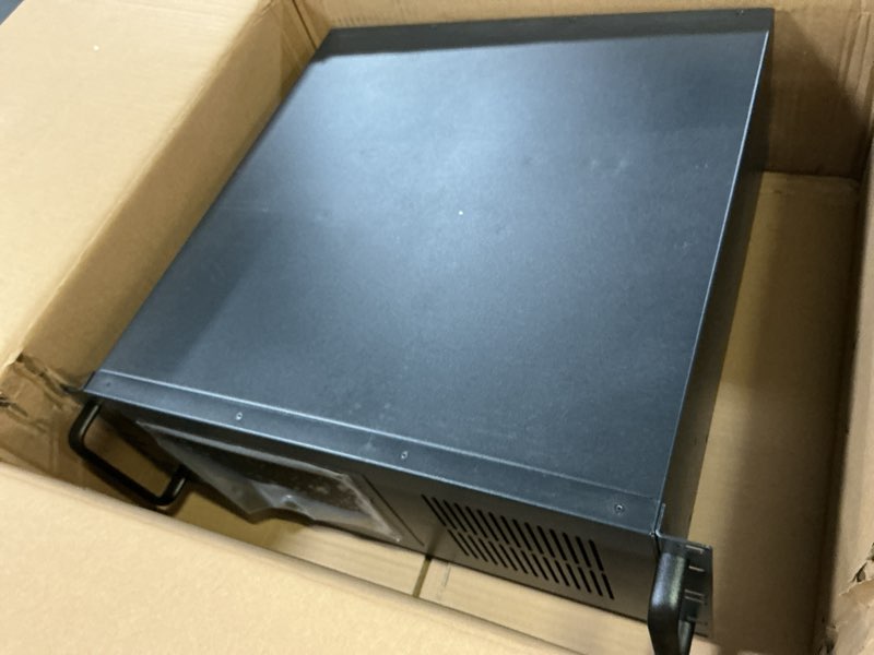 Condition photo showing Good Condition for 4u server cabinet case - rackmount server chassis with 7 pci slots, lockable with key