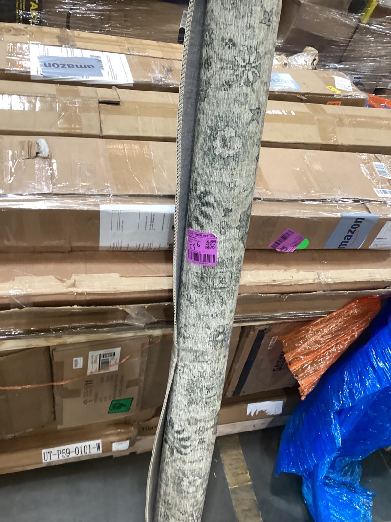 Condition photo showing Good Condition for loloi skye collection sky-01 blush/grey 6'-0" x 9'-0" area rug 6' x 9' (rectangular) blush / grey