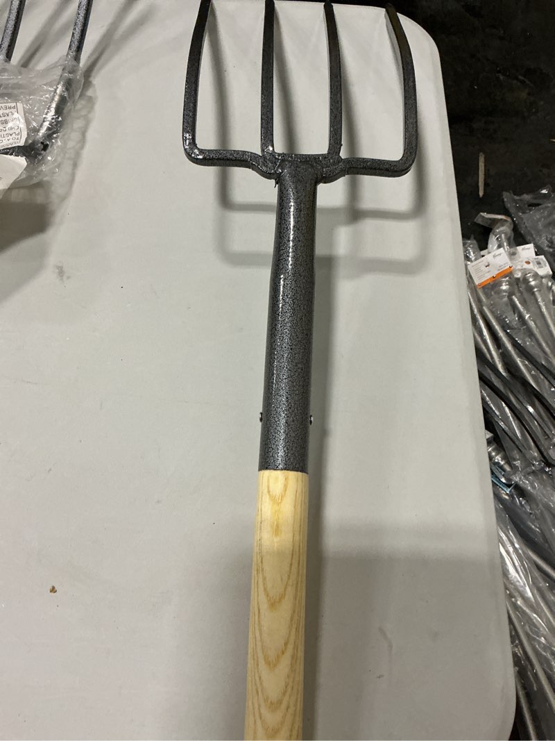 Condition photo showing Good Condition for 2wayz pitchfork for gardening - heavy-duty broad garden fork - stainless border digging fork - wood and steel pitch fork- durable rugged professional quality tool - 40.6 x 7.1 inch (black and red)