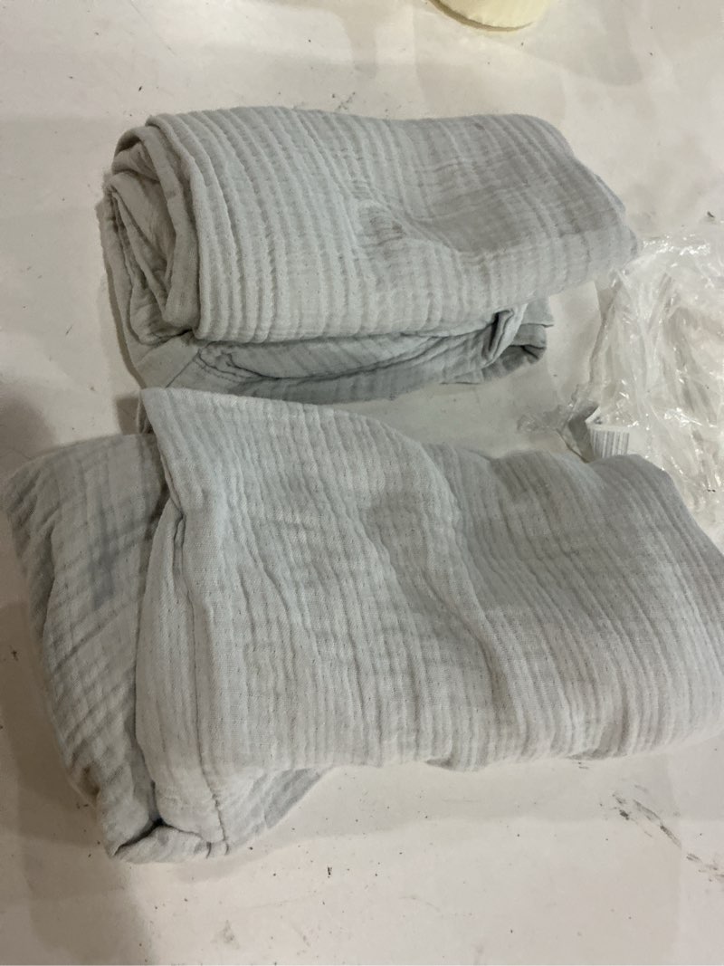 Condition photo showing New/Like New for organic cotton gauze sham