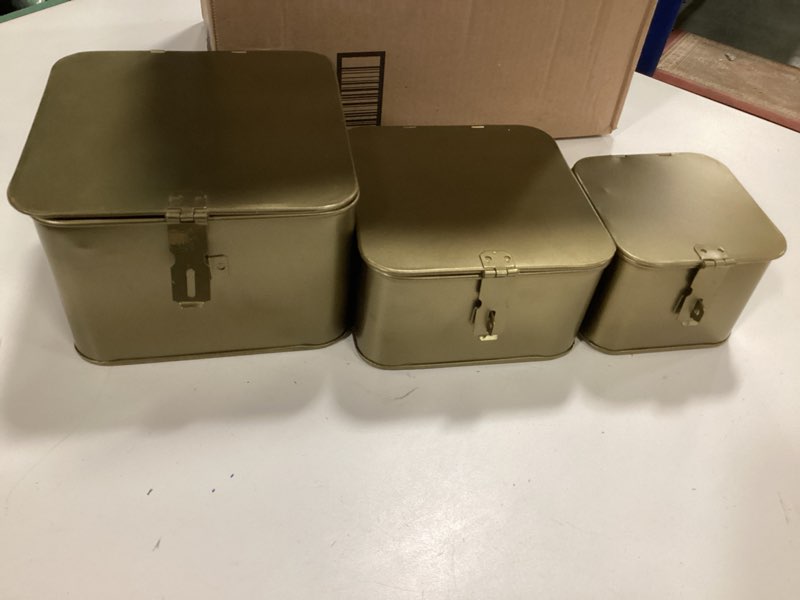 Condition photo showing Good Condition for ( gold color ) Creative Co-Op Decorative Metal Boxes with Lids, Gold, Set of 3 Silver Square