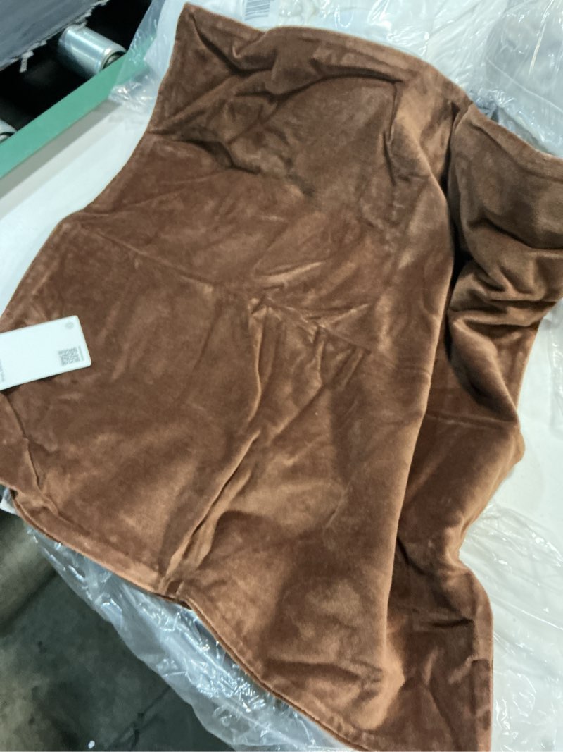 Condition photo showing Good Condition for classic cotton velvet pillow cover, 20x20, chestnut 1 pack