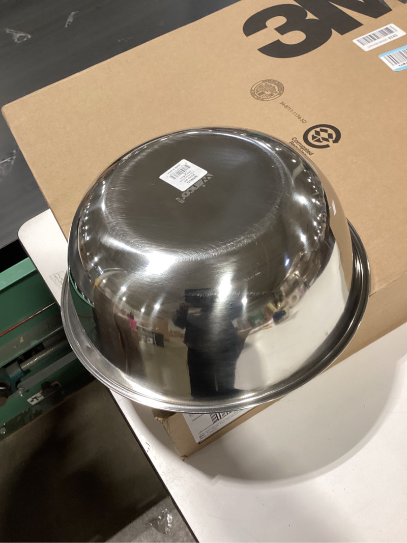Condition photo showing Good Condition for winco 8 quart heavy-duty stainless steel mixing bowl, shallow 8 quart shallow/heavy duty