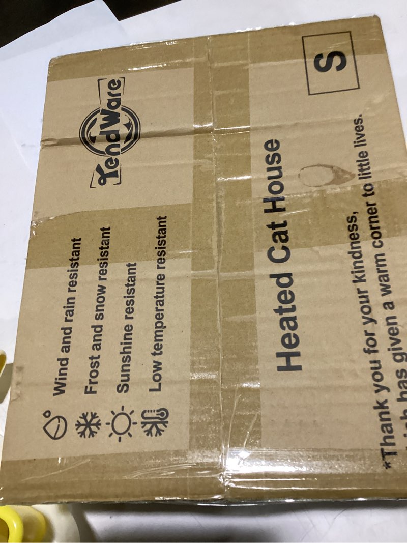 Condition photo showing Good Condition for Outdoor Cat House Heated Cat House for Outside with Elevated Base Cat-Attracting Eave Design Feral Stray Shelter Weatherproof in Winter Garage Yard Porch 13" x 15" x 17"