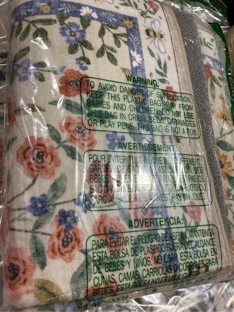 Condition photo showing Good Condition for machine washable area rugs for entryway: door mat indoor entrance 2x3 small throw rug non-slip low pile kitchen rug for front door indoor entrance entry bedside living room 2' x 3' (rectangular) floral-light green