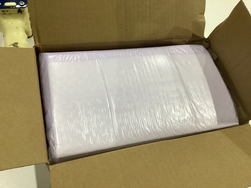 Condition photo showing New/Like New for amazon basics cat litter pee pads, odor control with fresh scent, super absorbent, multi cat, disposable, universal fit for litter box, purple, 20 count fresh 20 count
