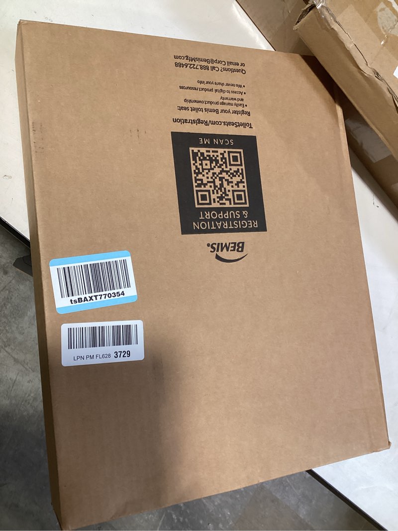 Condition photo showing New/Like New for mayfair linden slow close toilet seat, non slip heavy duty wood, easy install, round, white round traditional hinge