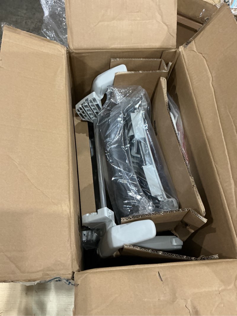 Condition photo showing Good Condition for graco duodiner dlx highchair, grey