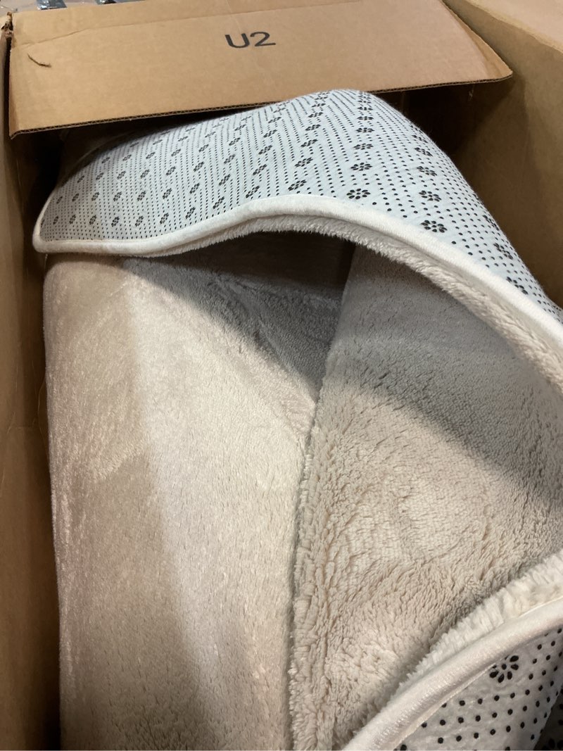 Condition photo showing Good Condition for Sour Lemon 6x9 Soft Fluffy Machine Washable Non Slip Carpet Rugs for Living Room, Bedroom, Playroom, Kid's Room - Fluffy Home Decor Milky White 6' x 9' (Rectangular)