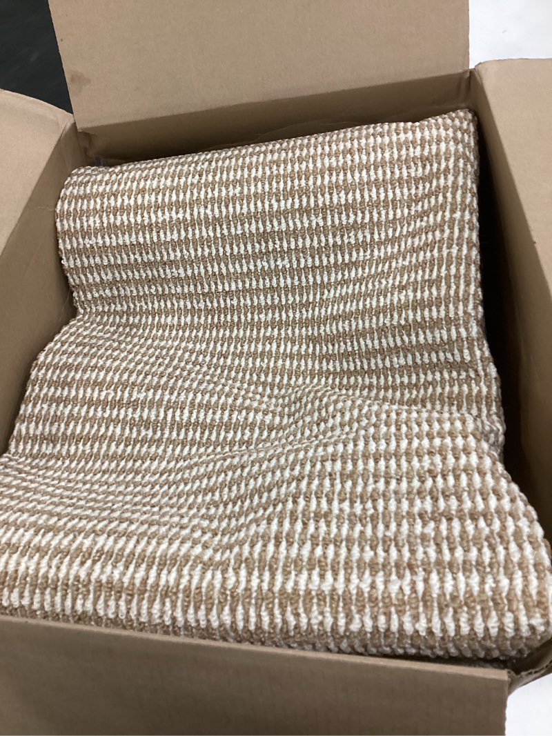 Condition photo showing Good Condition for Bedsure 6x9 Faux Wool Area Rugs for Living Room, Machine Washable Carpet, Non-Slip Backing, Pet Friendly Throw Rug for Bedroom Dining Room, Natural Ivory 6'x9' 07 - Natural Ivory