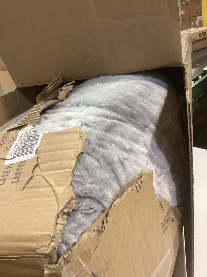 Condition photo showing Good Condition for Madison Park Zuri Soft Plush Comforter Set, Faux Fur Animal Stripes Design, Faux Mink On The Reverse, Modern All Season Bedding Set with Matching Sham, King, Blush/Grey 4 Piece King Blush/Grey