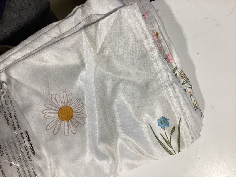 Condition photo showing Good Condition for horaldaily spring summer tablecloth 52x70 inch rectangular, wild flowers floral table cover for part