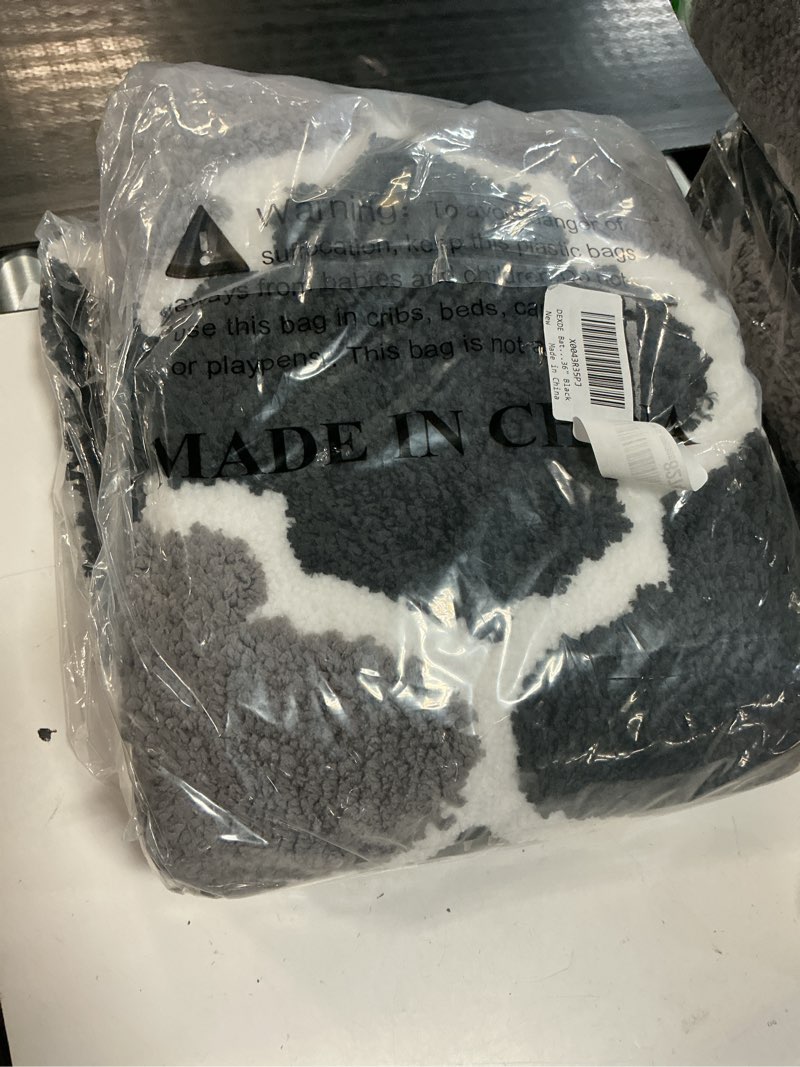 Condition photo showing Good Condition for dexde bathroom rug non-slip, extra absorbent shaggy bath mat, machine washable soft plush throw rug for bathroom floor tub and shower, 24" x 36" black