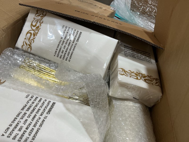 Condition photo showing Good Condition for goodluck 700 pieces gold dinnerware set for 100 guests, disposable for party, include: 100 gold rim dinner plates, 100 dessert plates, 100 paper napkins, 100 cups, 100 plastic silverware set gold 100 guests