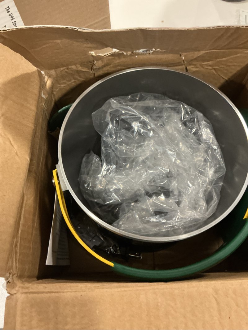 Condition photo showing Good Condition for Presto 05427 FryDaddy Electric Deep Fryer, Green/Gold