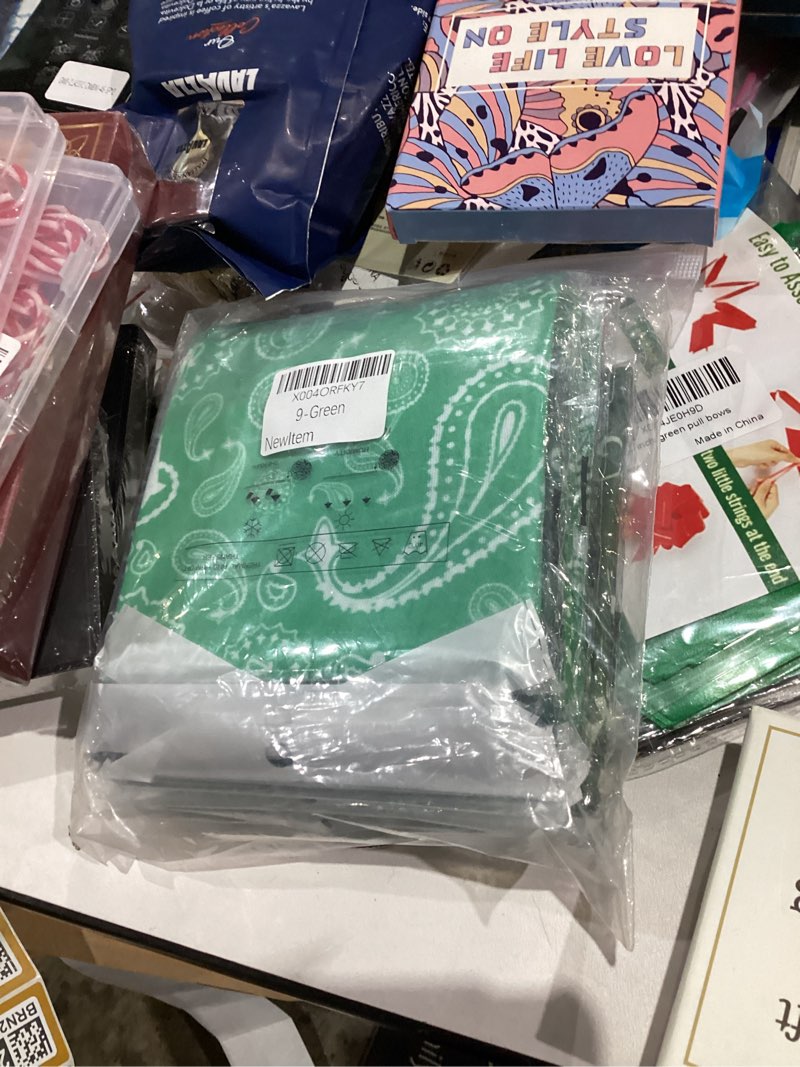 Condition photo showing New/Like New for Neck Gaiter Mask Face Scarf Bandana Tube Cover Headwear Balaclava Headband Headwrap for Men and Women 9-green