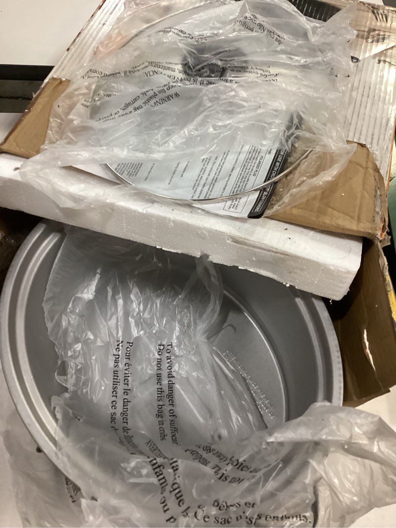Condition photo showing As Is for (Incomplete , missing 1 pc)Crockpot Manual 8-Quart Slow Cooker Black 8Qt Black