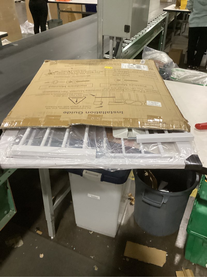 Auto close safety gate white carbon steel pip +abs