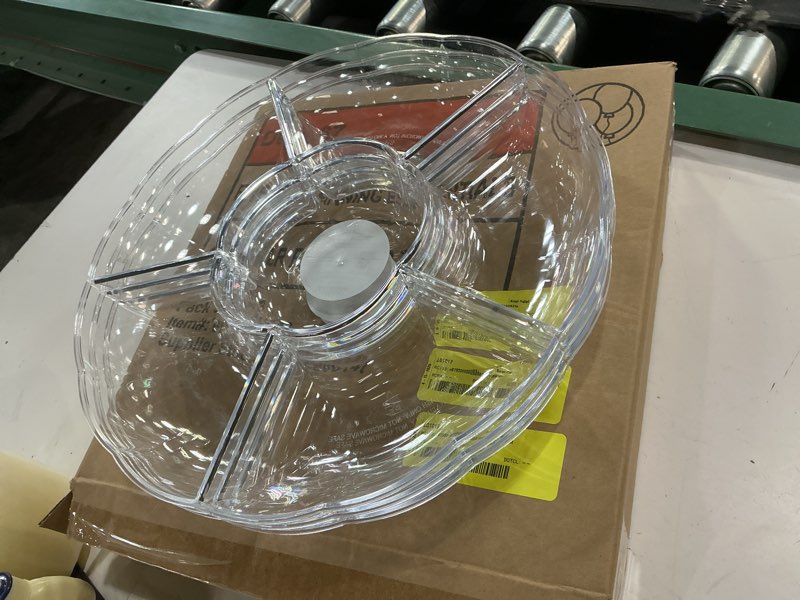Condition photo showing Good Condition for 3 pcs clear round compartment tray, 12\", by way to celebrate