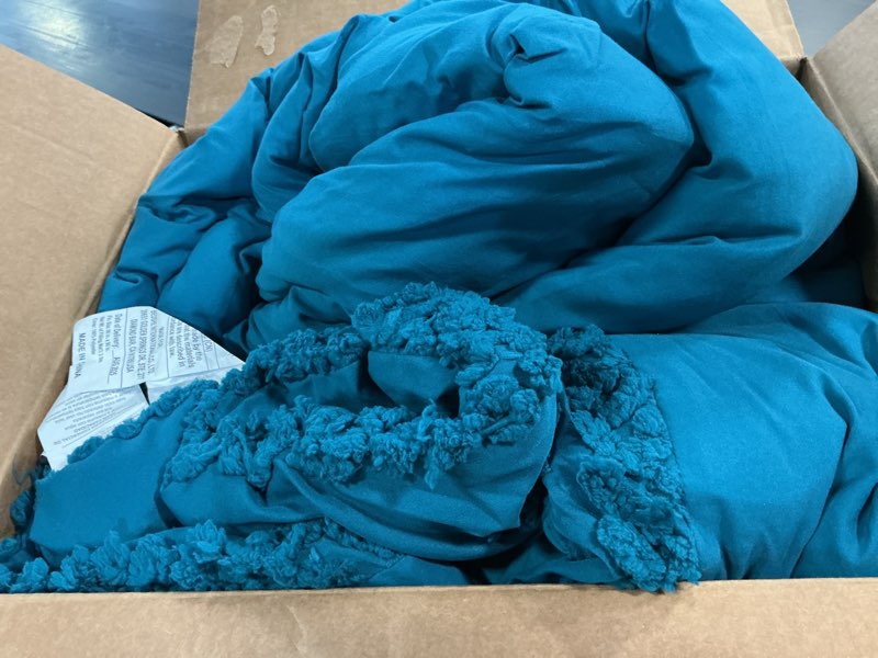 Condition photo showing Good Condition for bedsure tufted boho comforter set queen size - teal boho bed set, gentlesoft 3 pieces farmhouse-style embroidery bedding, gifts for woman, soft jacquard kids' queen comforter for all seasons queen 16 - teal - elegant