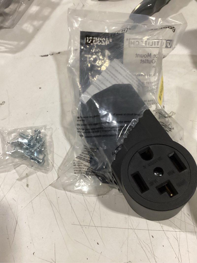 Condition photo showing Good Condition for utilitech 30-amp 125/250-volt industrial round range, black