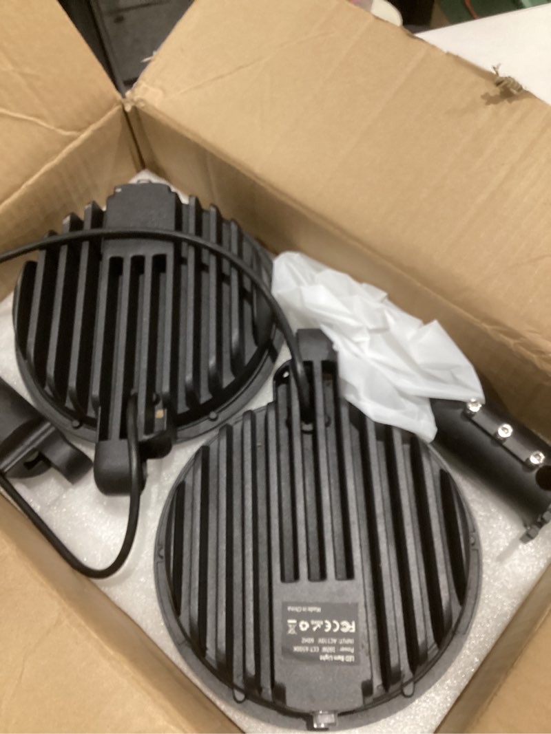 Condition photo showing Good Condition for aikvsxer led barn lights 160w 24000lm yard area light dusk to dawn outdoor lighting 6500k security flood light ip66 waterproof for garden garages street warehouse farmhouse 6 pack black 160w 6-pack