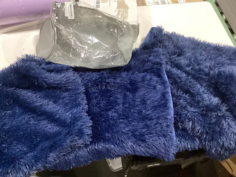 Condition photo showing As Is for (1 faux fur duvet 2 pillow cases + 1 pillow cover (king, navy blue