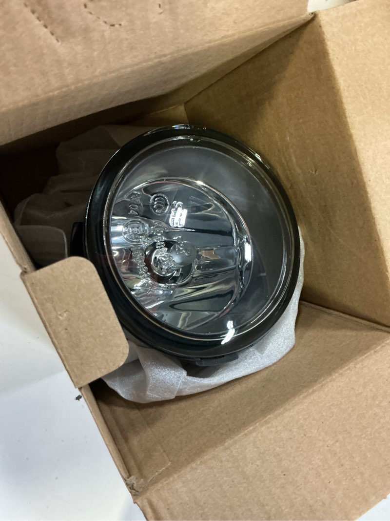 Condition photo showing New/Like New for infiniti rogue cube fog lights - rp remarkable power, light for 08-15 infiniti/07-15 juke murano quest versa driving bumper lamp pair clear lens h11 12v 55w kit fl7059