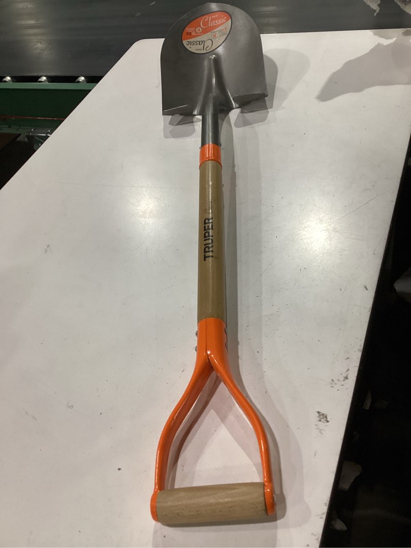 Condition photo showing Good Condition for truper pry d-handle round point shovels classic 41" (104cm)